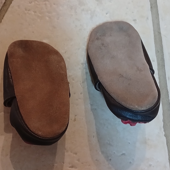 6-12 month soft leather shoes - Picture 2 of 3